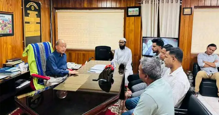 মুখোমুখি অবস্থানে বান্দরবান জেলাপরিষদ চেয়ারম্যান-এনসিপি